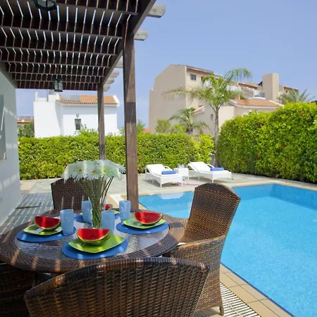 At Last You Can Rent The Perfect Luxury Close To The Beach, 1520 *