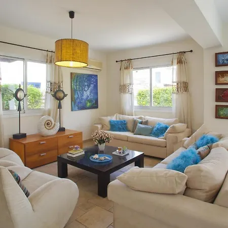 At Last You Can Rent The Perfect Luxury Close To The Beach, 1520 *