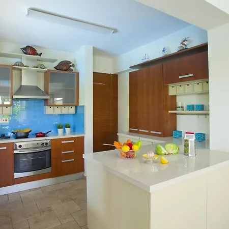 At Last You Can Rent The Perfect Luxury Close To The Beach, 1520 Villa Protaras