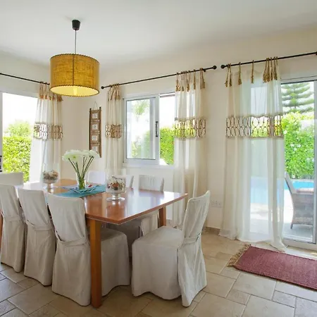Villa At Last You Can Rent The Perfect Luxury Close To The Beach, 1520 *