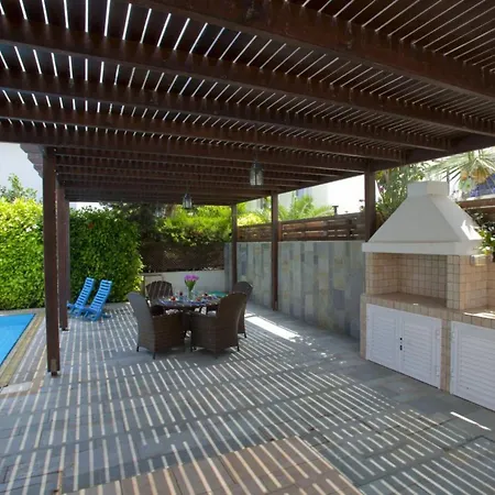 At Last You Can Rent The Perfect Luxury Close To The Beach, 1520 Βίλα
